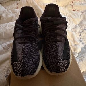 Toddler Yeezy Boost 350 size 11K